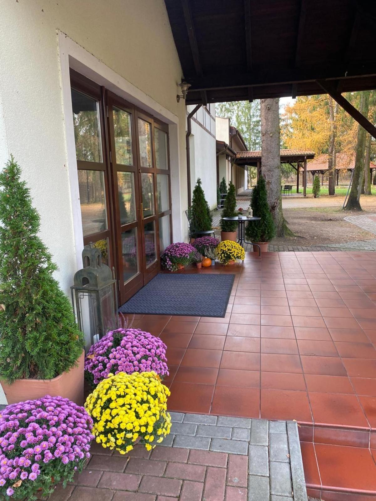 Hotel Restauracja Cztery Pory Roku Orneta Εξωτερικό φωτογραφία