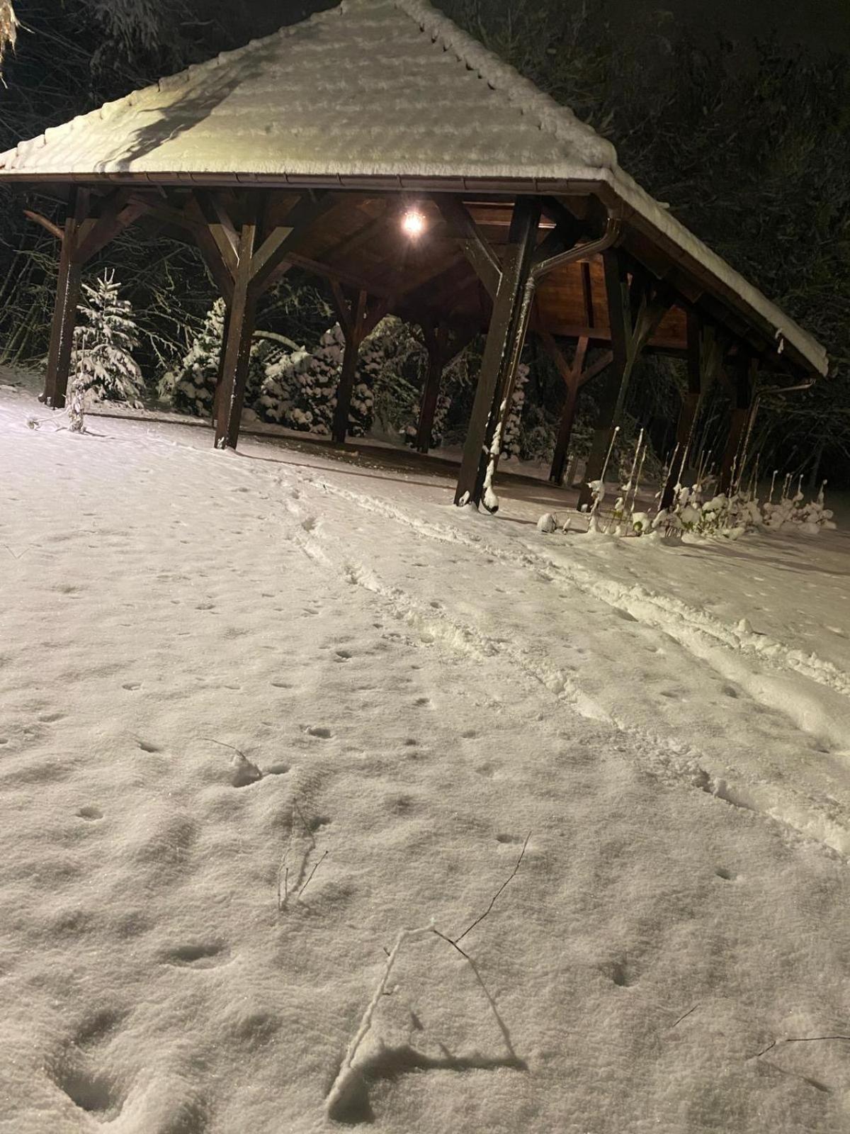 Hotel Restauracja Cztery Pory Roku Orneta Εξωτερικό φωτογραφία