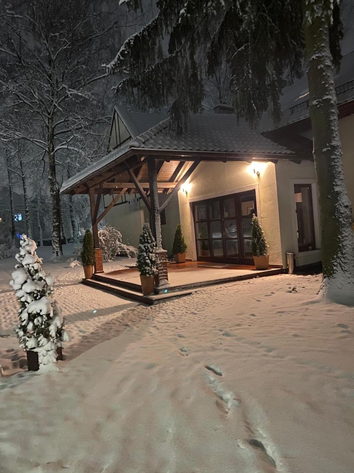 Hotel Restauracja Cztery Pory Roku Orneta Εξωτερικό φωτογραφία