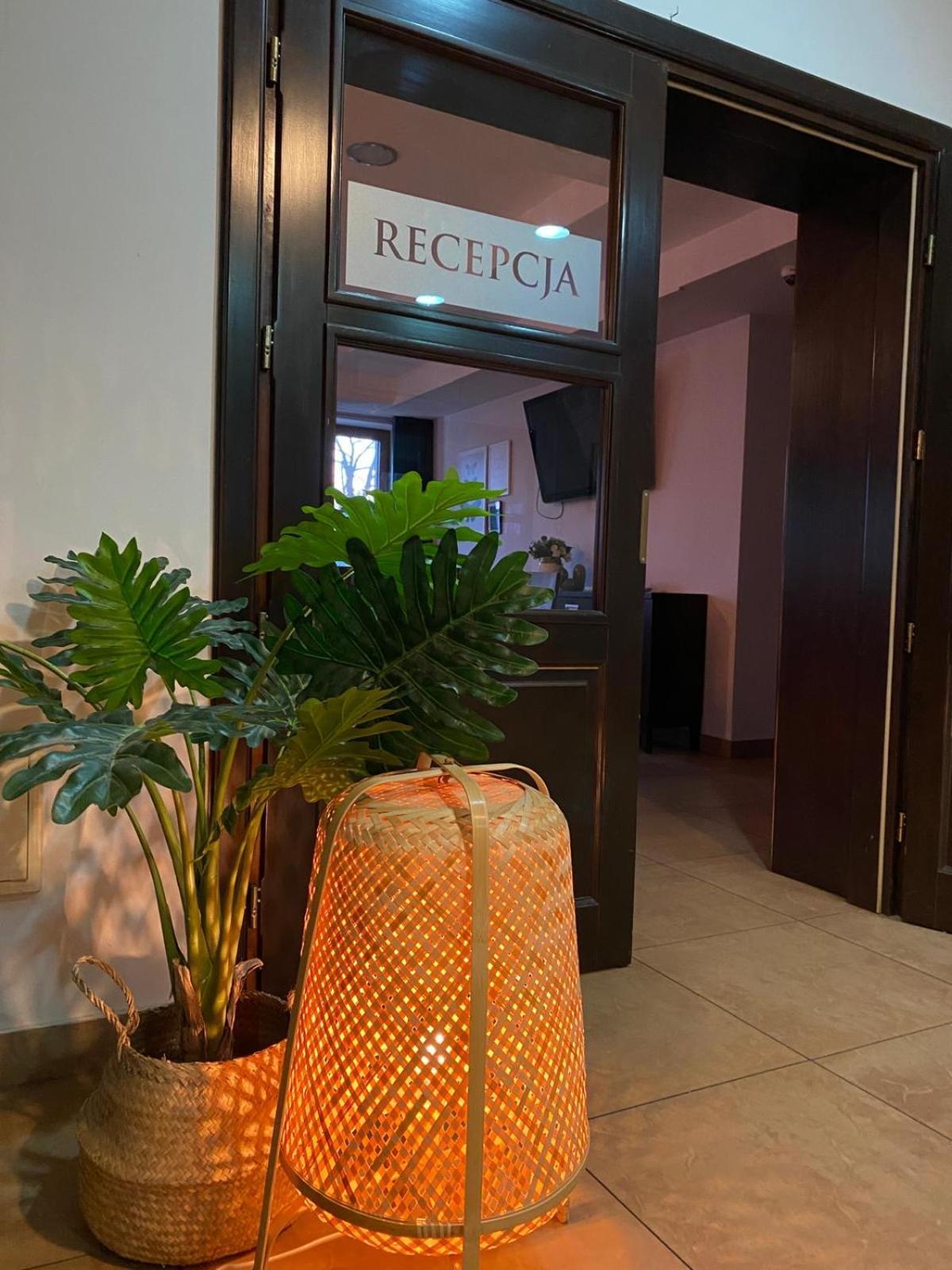 Hotel Restauracja Cztery Pory Roku Orneta Εξωτερικό φωτογραφία