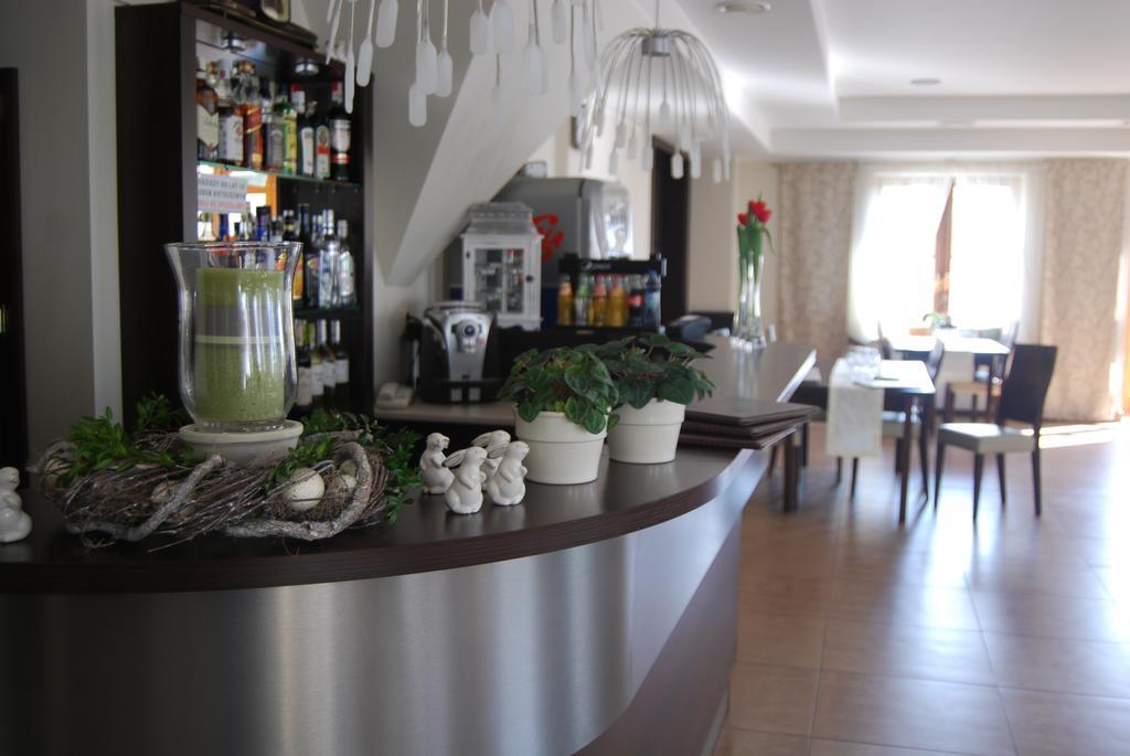 Hotel Restauracja Cztery Pory Roku Orneta Εξωτερικό φωτογραφία